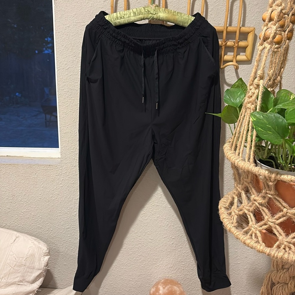 Old navy high waist sleek tech joggers • Size Large